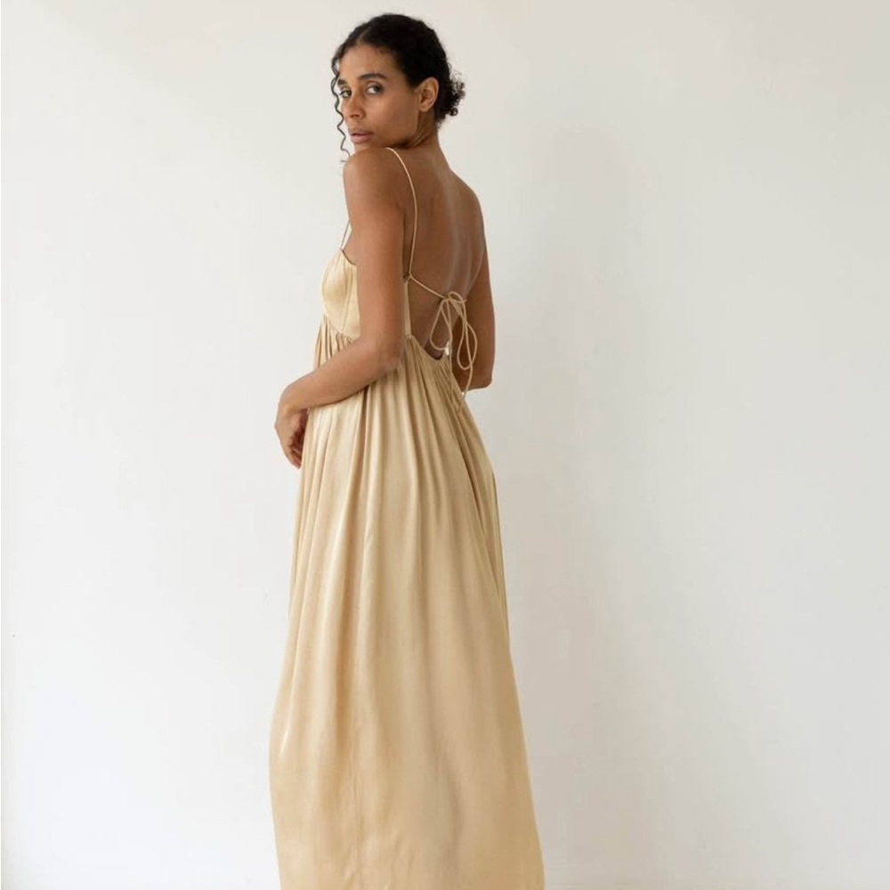 Elegant Gold Maxi Dress - Bahhgoose - Picture 2 of 4